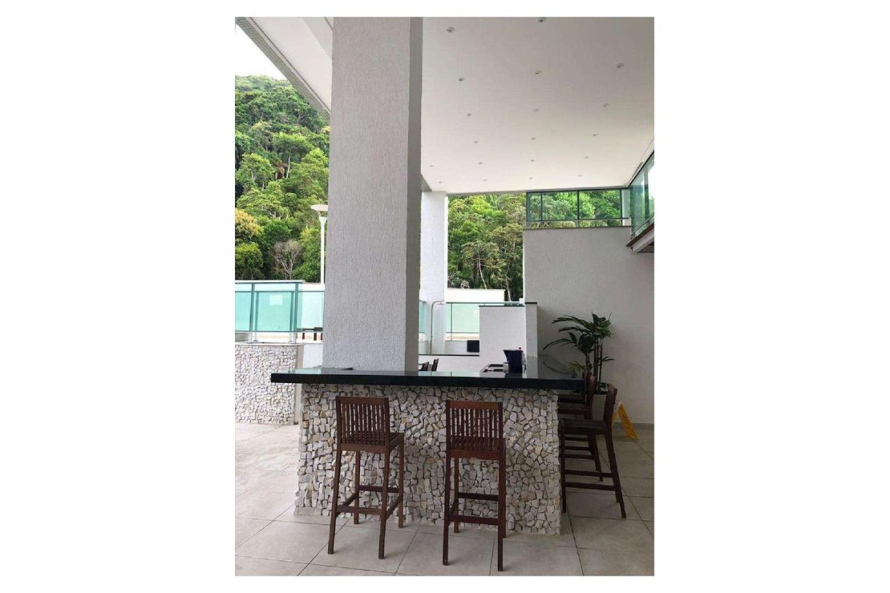 Apto no 4º andar com ar e Wi-Fi a 250 mts do mar! Ubatuba Exterior foto