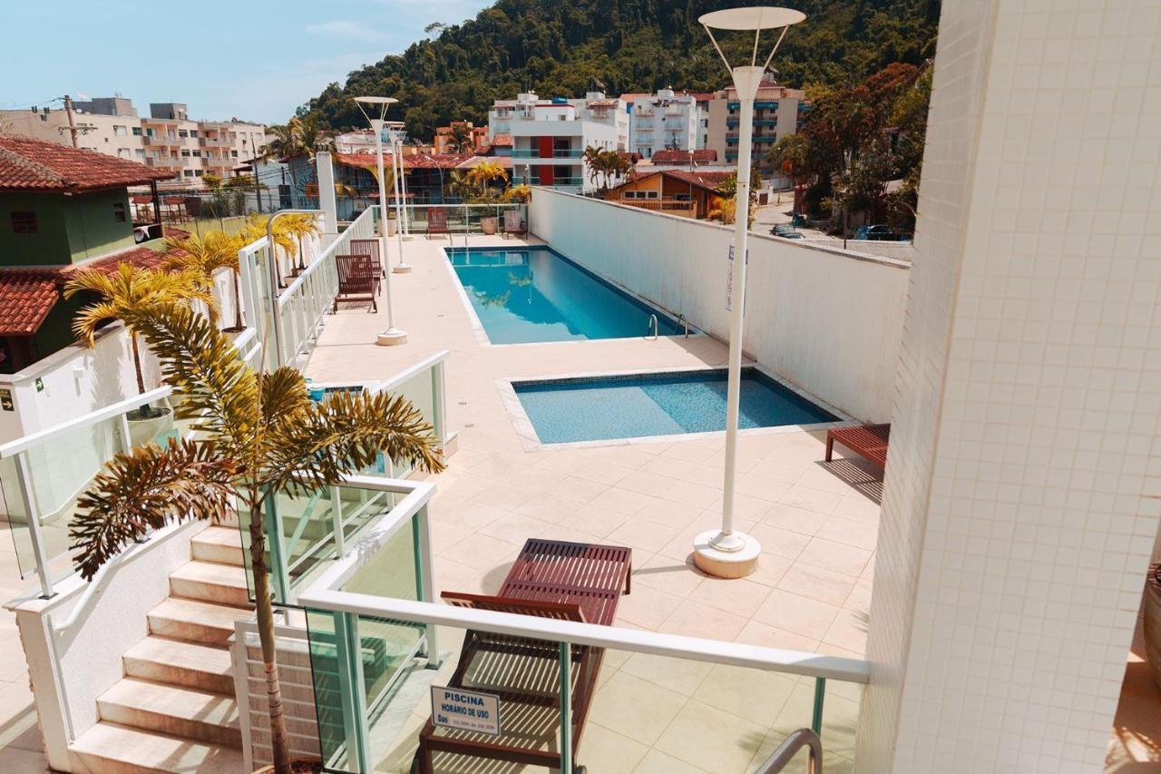 Apto no 4º andar com ar e Wi-Fi a 250 mts do mar! Ubatuba Exterior foto